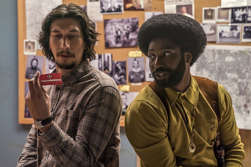 Чёрный клановец / BlacKkKlansman. Комедийная драма Спайка Ли завоевала Гран-при, вторую по значимости награду кинофестиваля. «Чёрный клановец» — один из его лучших фильмов за долгое время, снятый по одноимённой книге Рона Сталворта. Несмотря на сатиричное звучание, история основана на реальных событиях. В 1970-х годах афроамериканский детектив с напарником-евреем внедрился в организацию Ку-клукс-клан в городе Колорадо-Спрингс, чтобы регулярно ломать планы ККК. Поднимая очень серьёзные темы, Ли вводит много комедийного в сюжет и прицельно громит «альтернативных правых».