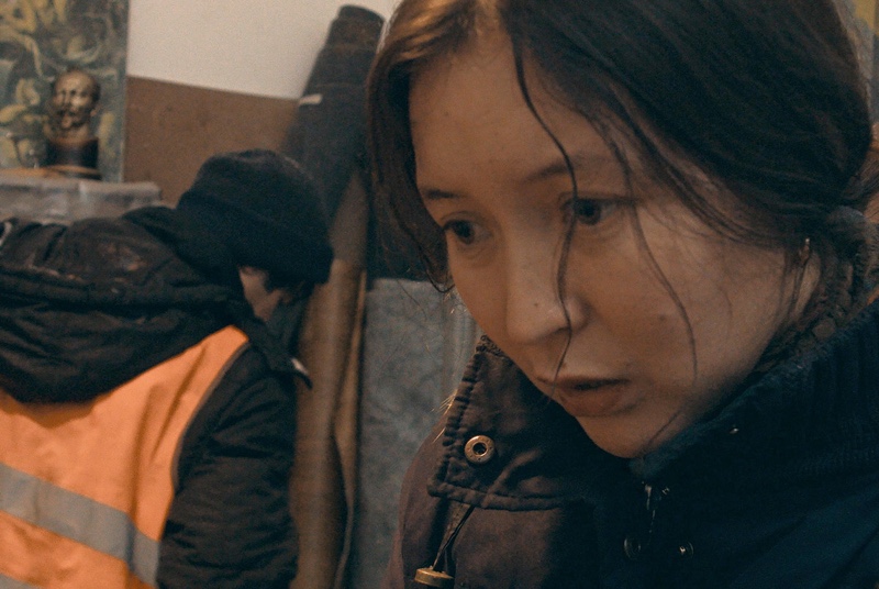 Айка / The Little One (Ayka). Приз за лучшую женскую роль в Каннах получила Самал Еслямова, исполнившая главную роль в фильме режиссёра Сергея Дворцевого «Айка». Казахская актриса сыграла мигрантку, которая нелегально работает в Москве и под тяжестью обстоятельств оставляет в больнице новорожденного сына. Портрет молодой женщины, тонущей в безжалостном мире, показан со всей глубиной и сложностями характера.

Ранее Сергей Дворцевой получал Главный приз в конкурсной программе «Особый взгляд» Каннского кинофестиваля в 2008 году с фильмом «Тюльпан».