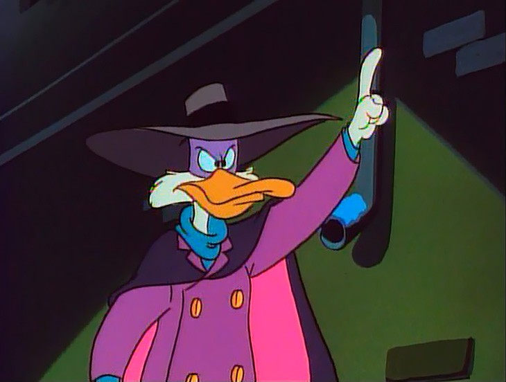 Прежде всего, досталось самому Чэ-Пэ. Darkwing Duck — вот как его зовут в оригинале, впрочем, об этом были осведомлены дети, бывшие счастливыми обладателями 8-битной игровой приставки и одноименной игры. Адаптации подвергся и его фирменный крик «От винта!». Аутентичный Чэ-Пэ провозглашал: «Let’s get dangerous!», что можно перевести как «Давайте сделаем опасно!» или как-то так.